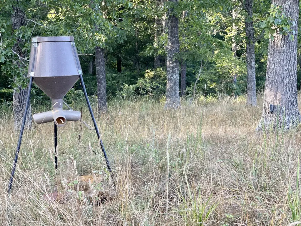 Summer Deer Feeder Essentials Stealth Cam